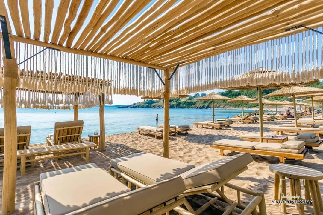 July'S Island Deluxe Apartamento Chernomorets Exterior foto