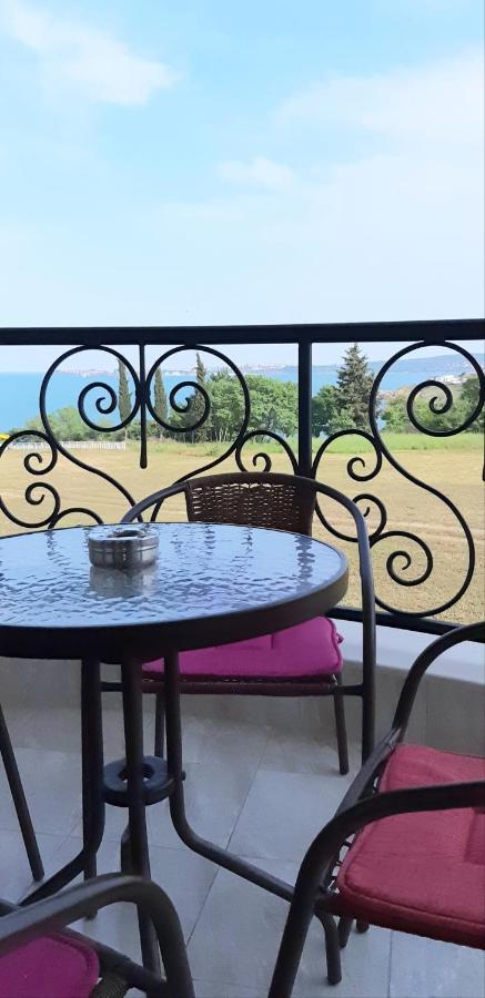 July'S Island Deluxe Apartamento Chernomorets Exterior foto