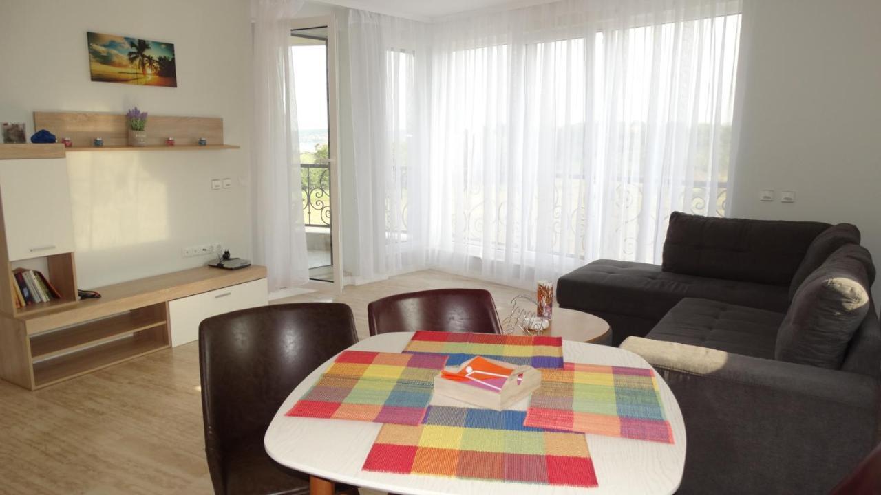 July'S Island Deluxe Apartamento Chernomorets Exterior foto
