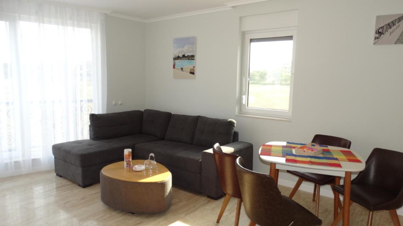 July'S Island Deluxe Apartamento Chernomorets Exterior foto