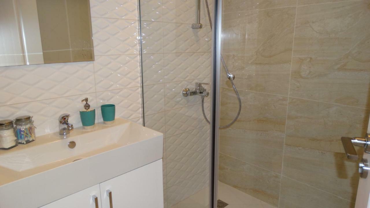 July'S Island Deluxe Apartamento Chernomorets Exterior foto