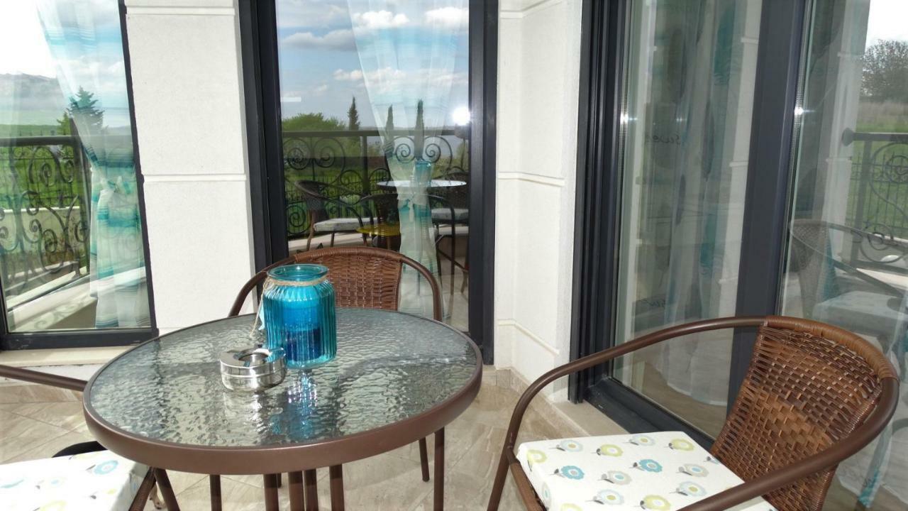 July'S Island Deluxe Apartamento Chernomorets Exterior foto