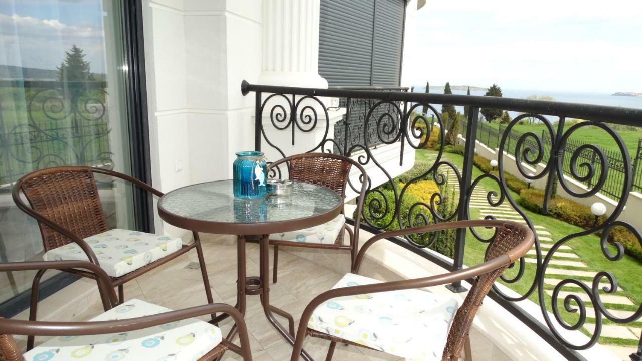 July'S Island Deluxe Apartamento Chernomorets Exterior foto